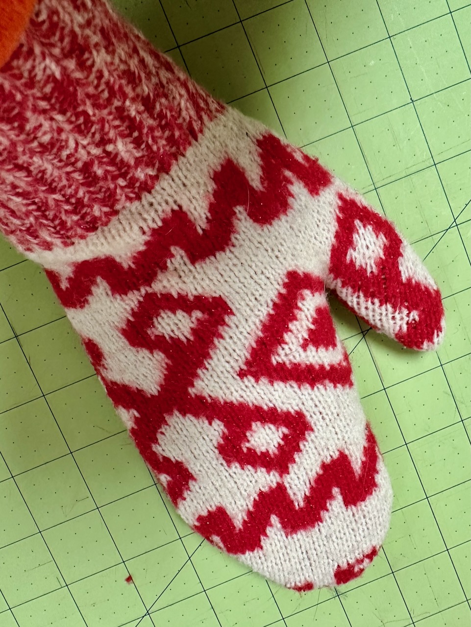 Upcycling Old Sweaters: Are DIY Sweater Mittens Worth Your Time?